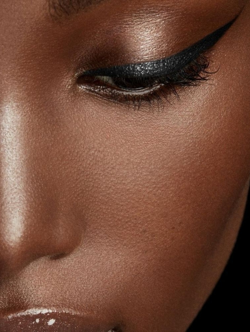 Fenty Flyliner Long Wear Eyeliner Pencil in Black - Picture 3 of 8